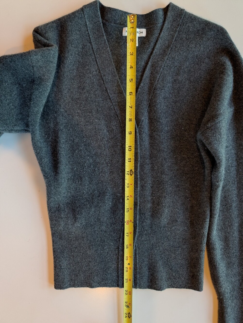 ❤️Nordstrom Wool Cashmere V Neck Cardigan Charcoal Grey Women's XS Beautiful - Picture 10 of 10
